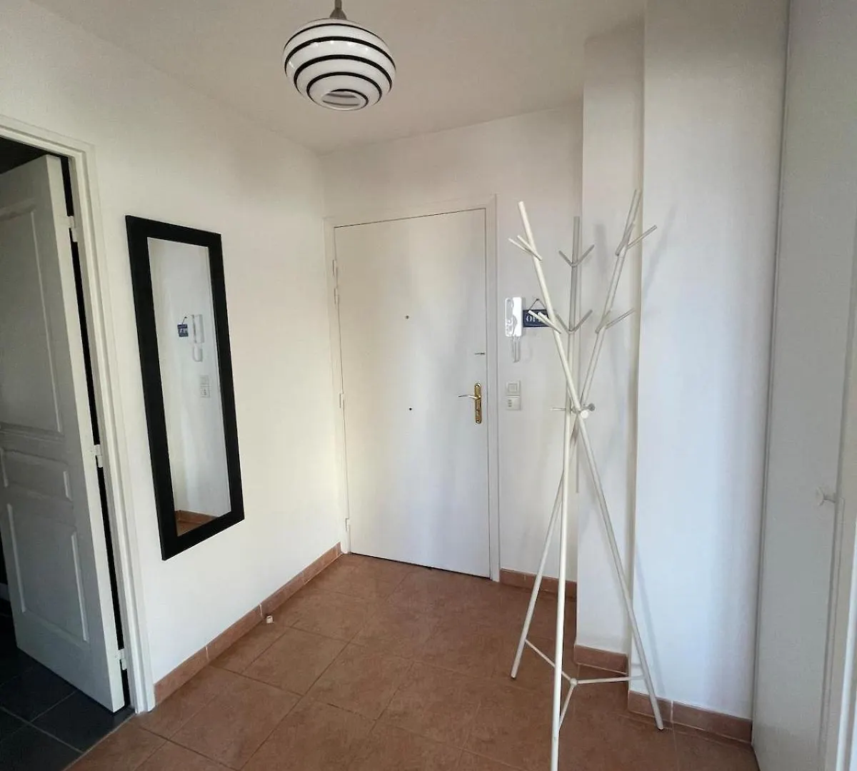 Comfy 2 Min To Beach - Ac Nizza