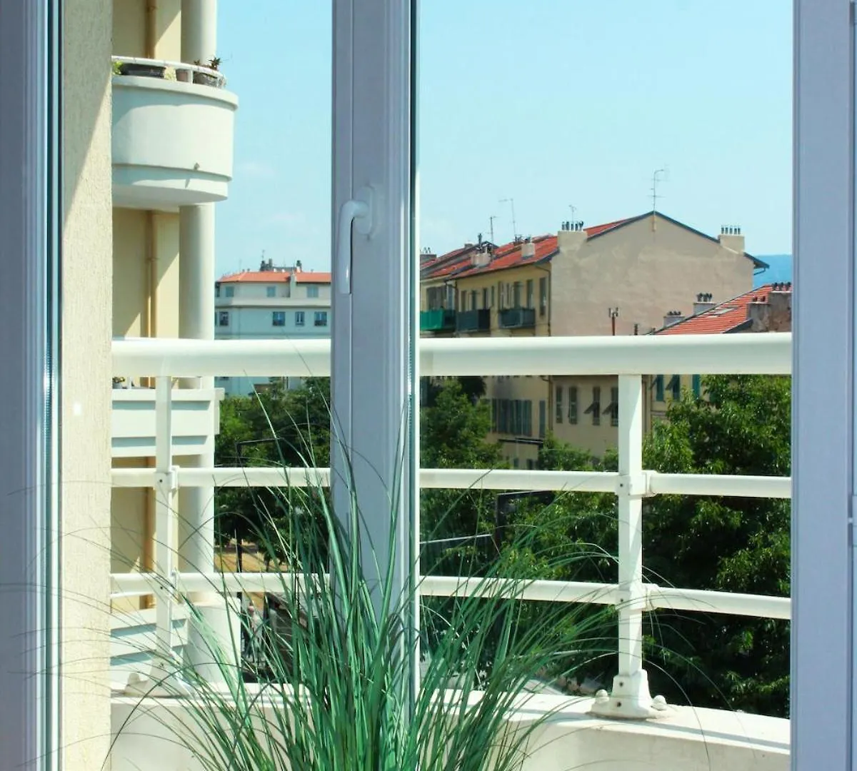 Comfy 2 Min To Beach - Ac Nizza